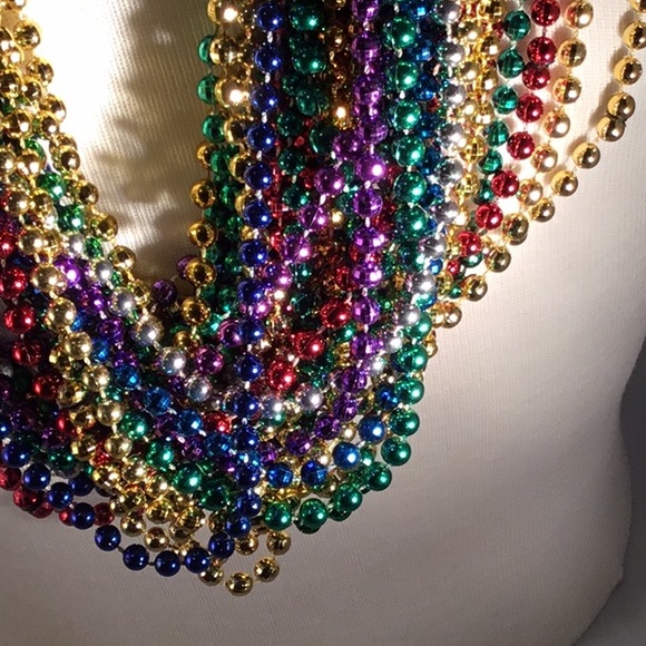 MARDI GRAS BEADS 3 dozen - 36 strands Multi color - Picture 2 of 2